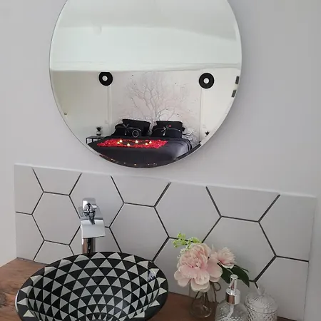 Cocooning Avec Jacuzzi And Sauna Privatifs בית נופש Saint-Martin-de-Saint-Maixent