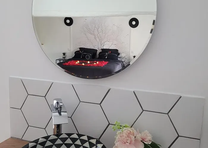 Cocooning Avec Jacuzzi And Sauna Privatifs Ferienhaus Saint-Martin-de-Saint-Maixent